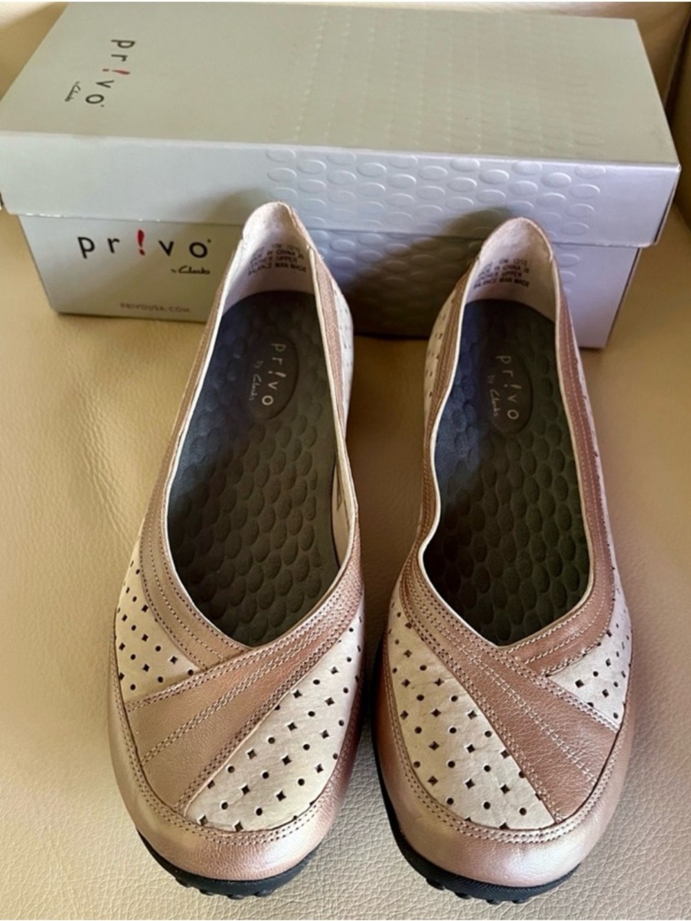 Privo by Clarks Rarebit Pearl Leather Comfort Flats | NIB